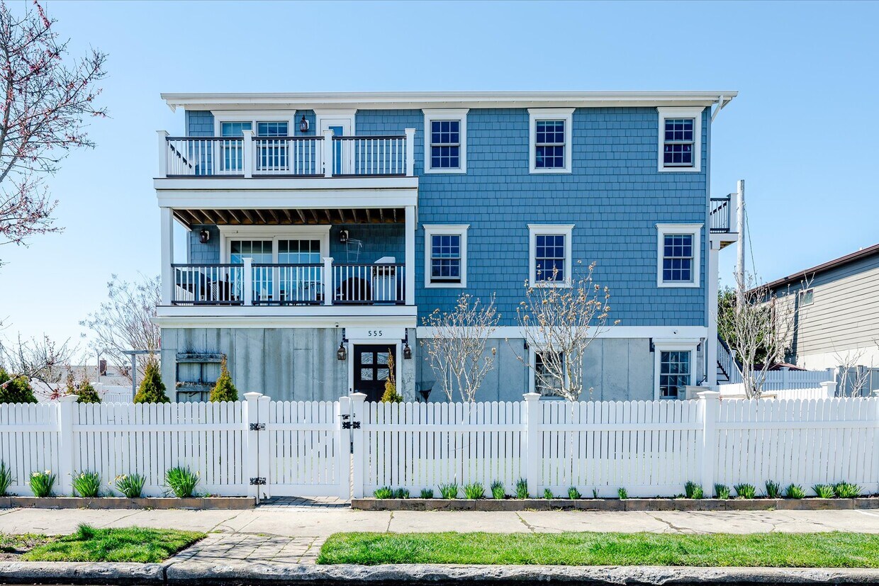 Foto principal - 555 Franklin Blvd