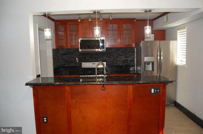 Building Photo - 3346 Hewitt Ave