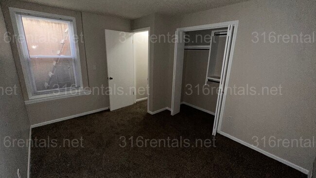 Foto del edificio - $1150 - 3 room 2 bath - Apartment located ...