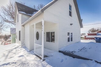 Building Photo - 934 23rd St