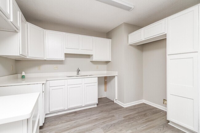 Foto del edificio - 4419 Kings Valley Cove W
