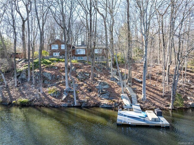 Building Photo - 14 Pond Ln