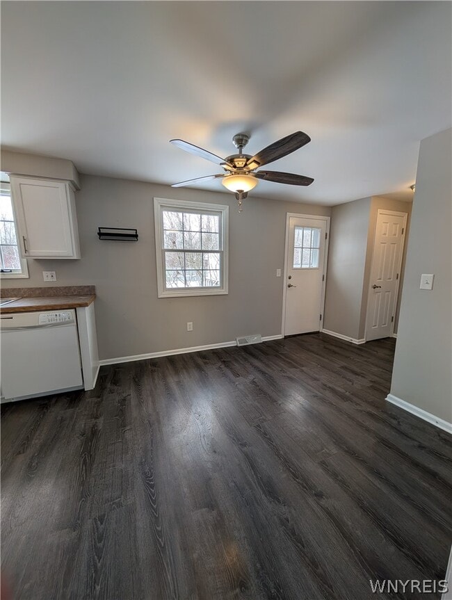 Building Photo - 6181 Old Beattie Rd