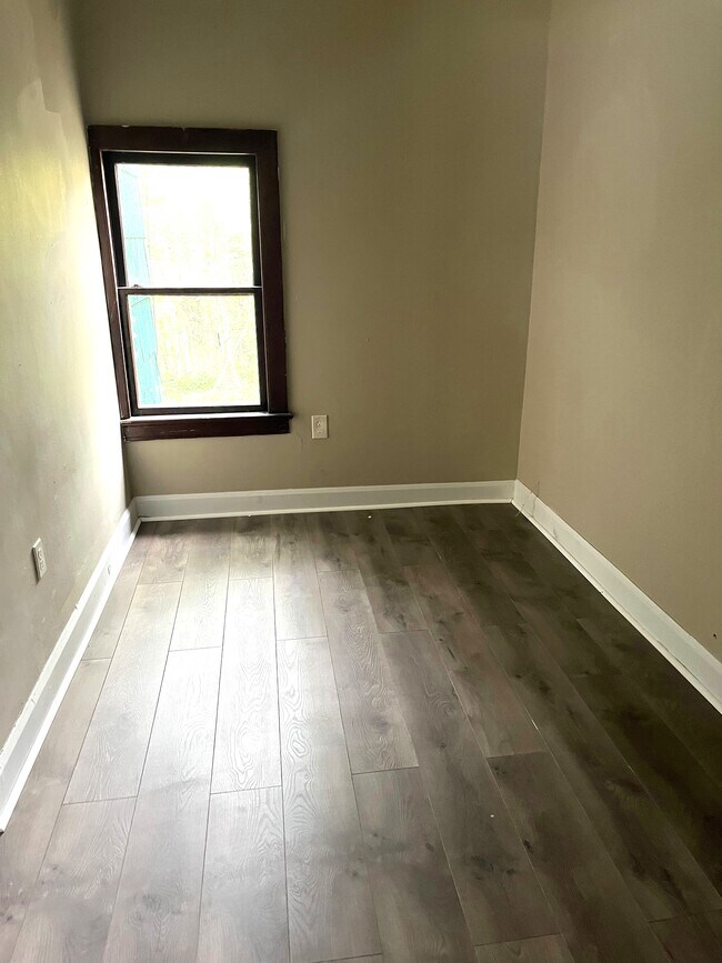 Foto del edificio - 501 E 7th St