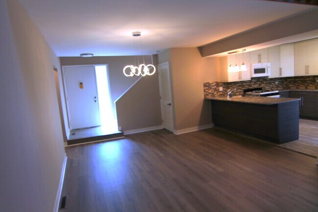 Foto del edificio - 700 Colby Ct