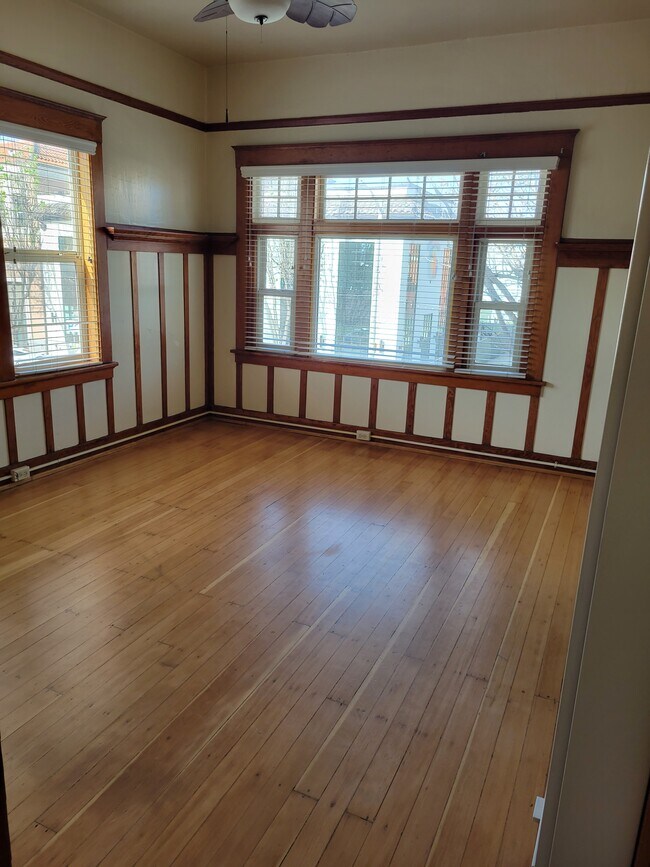 Hard wood floors overlooking downtown Hollister. - 427 San Benito St