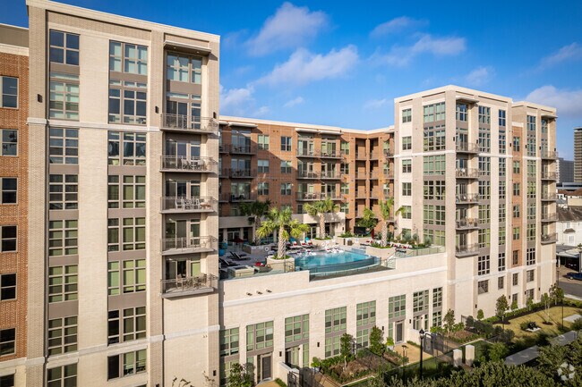 Building Photo - Montrose at Buffalo Bayou