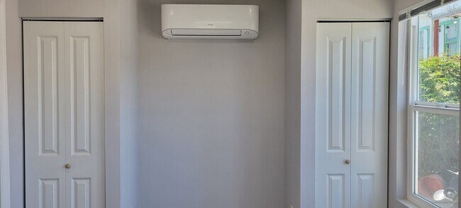 Building Photo - 6315 Bancroft ave, Oakland CA