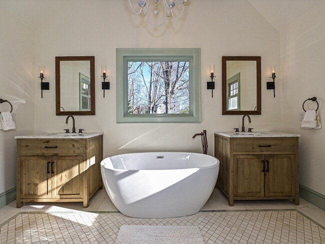 Foto del edificio - 2331 Chesterfield Ave