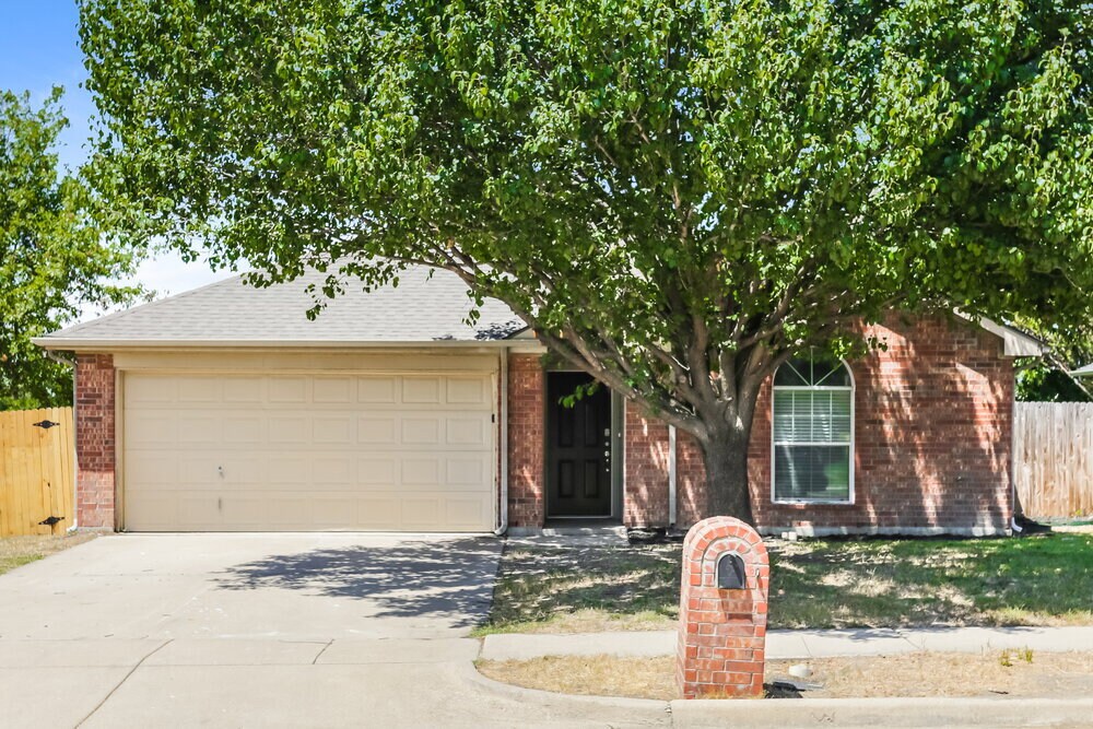 Primary Photo - 1213 Crooked Creek Ct