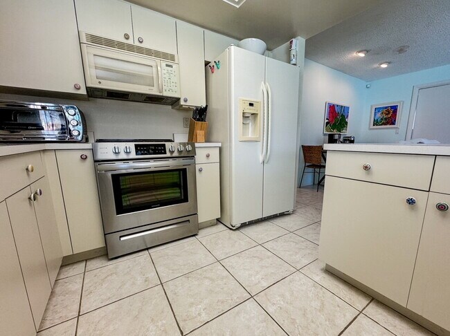 Foto del edificio - Gorgeous pool and spa home in central Sarasota