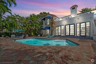 Building Photo - 1624 Granada Blvd