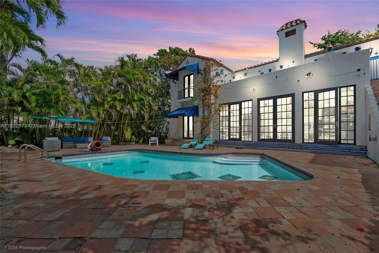 Foto principal - 1624 Granada Blvd