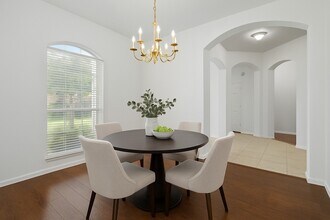 Building Photo - 13130 Yaupon Holly Ln