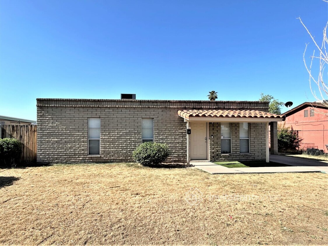 Primary Photo - 1807 W Carson Rd