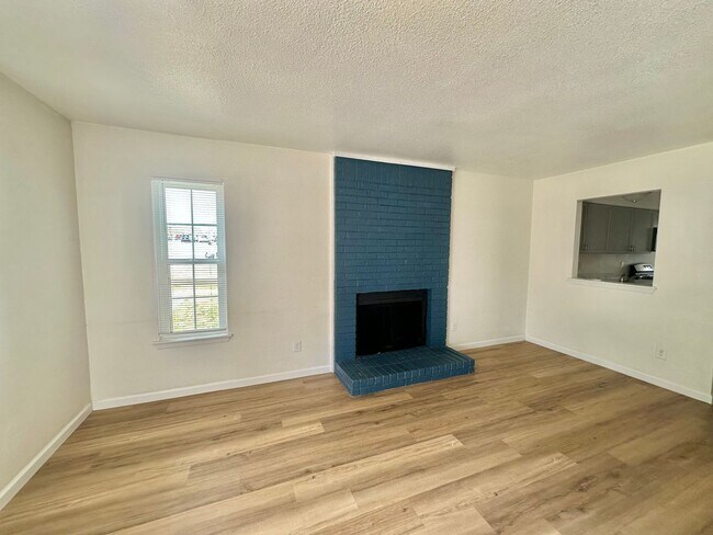 Foto del edificio - 2 BED 1 BATH IN AUSTIN TX! NEW MANAGEMENT!!!!