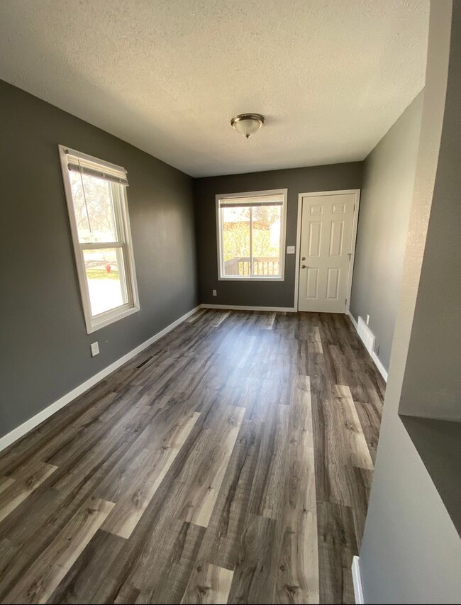 Foto del edificio - 2 bedroom 1 bathroom, pet friendly house.