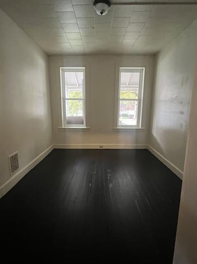 Building Photo - 747 Linden Ave