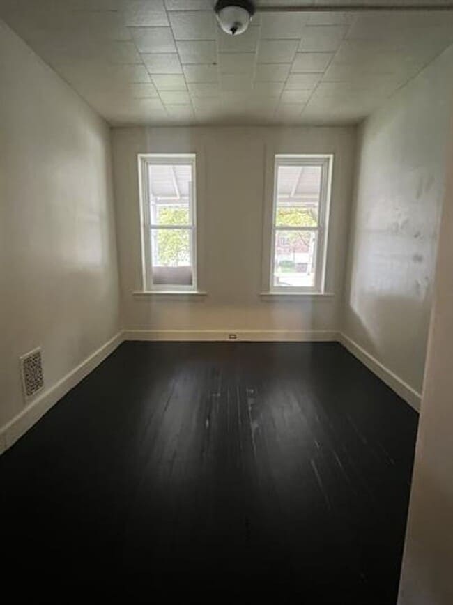 Foto del edificio - 747 Linden Ave