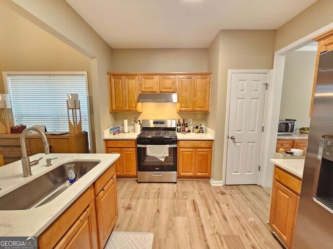 Foto del edificio - 2216 Worrall Hill Dr