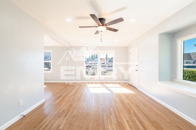 Building Photo - 1416 S Woods Ave