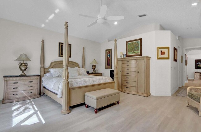 Building Photo - 4590 Hazelton Ln