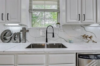 Building Photo - 5 Versante Ct