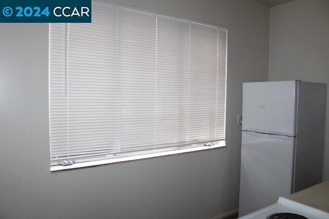 Foto del edificio - 2029 Nevin Ave