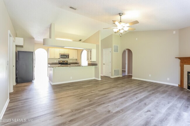 Building Photo - 405 Jax Estates Dr N