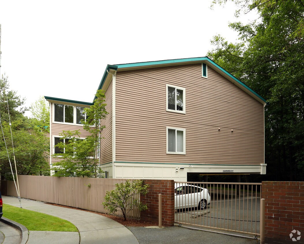 Building Photo - The Discovery Apartments