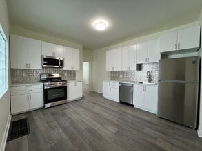 Building Photo - 122 Linnview Ave
