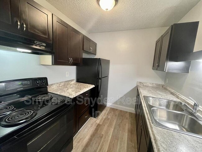 Building Photo - 2605 Terrace Ave