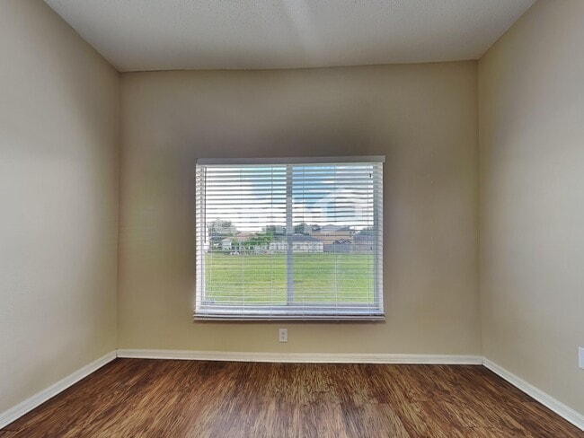 Building Photo - 12613 Longcrest Dr
