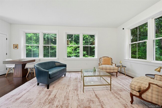 Building Photo - 13595 Soundview Ave