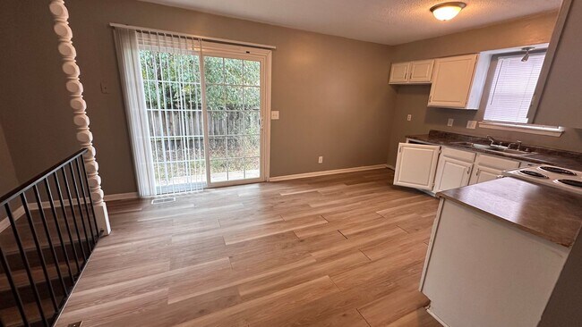 Building Photo - 3253 S Holyoke Cir