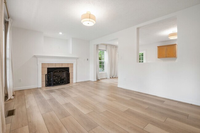Foto del edificio - 1420 E Lane St