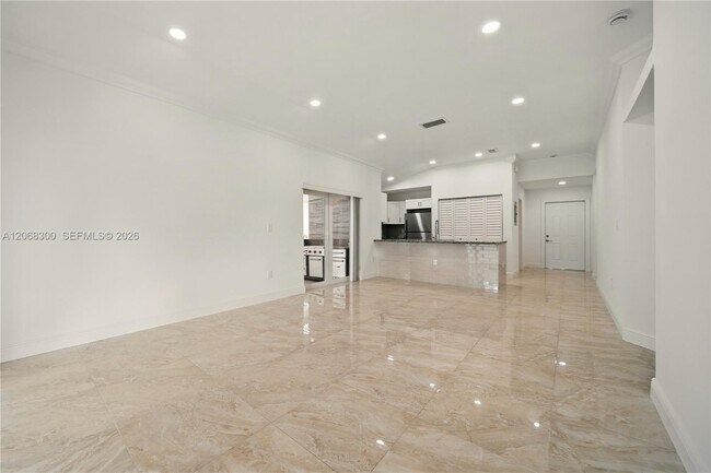 Foto del edificio - 5202 NW 187th St