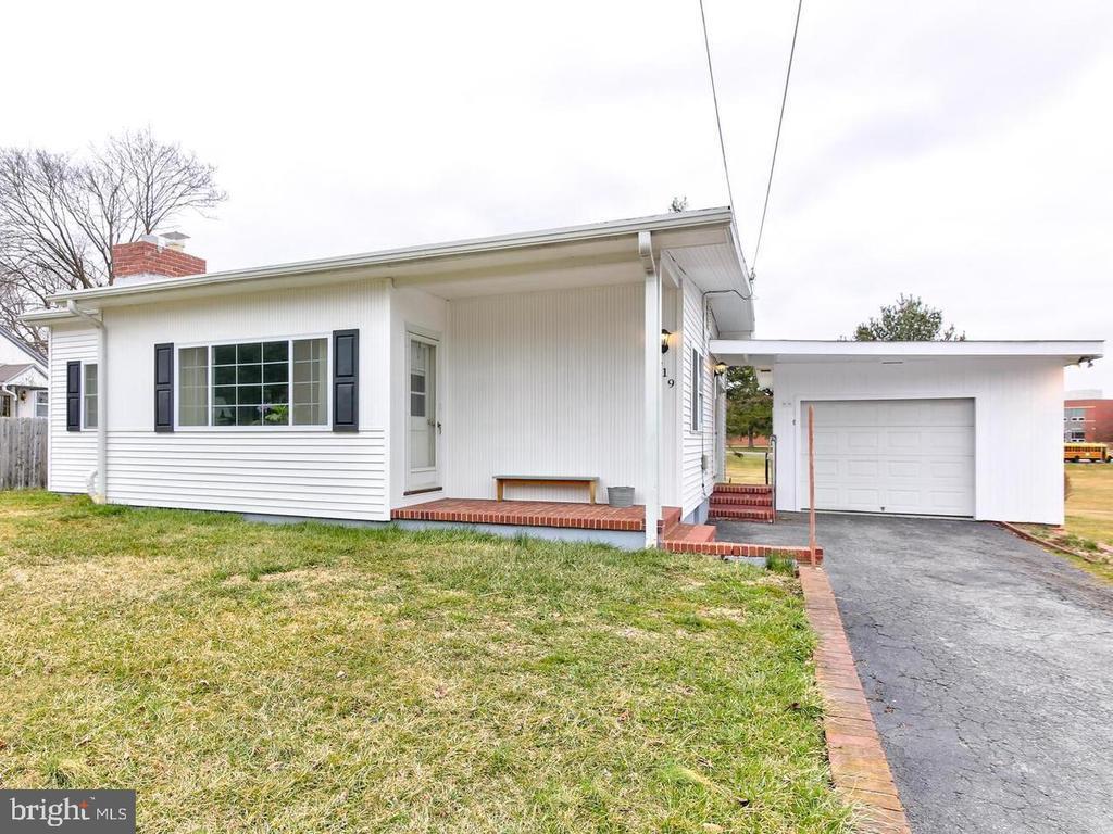 Foto principal - 419 S 5th St