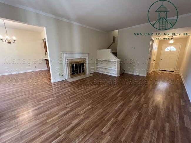 Building Photo - Two Bed Pacific Grove Condo in Gated Commu...
