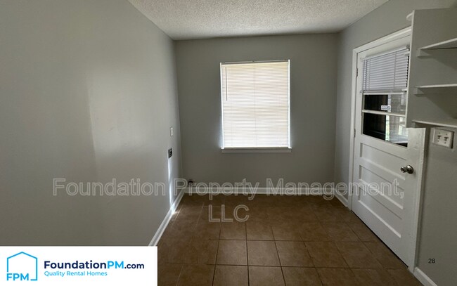 Foto del edificio - 1645 Kilarney Ave