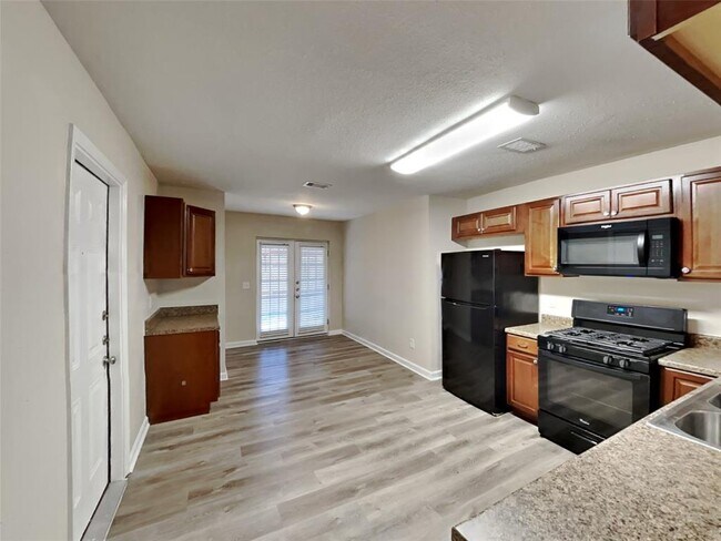 Foto del edificio - 13530 Clayton Hill Dr