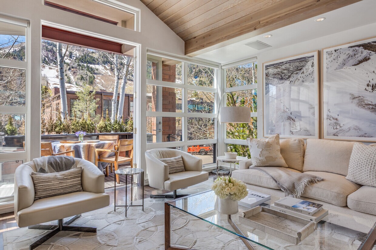 Foto principal - 708 E Hyman Ave
