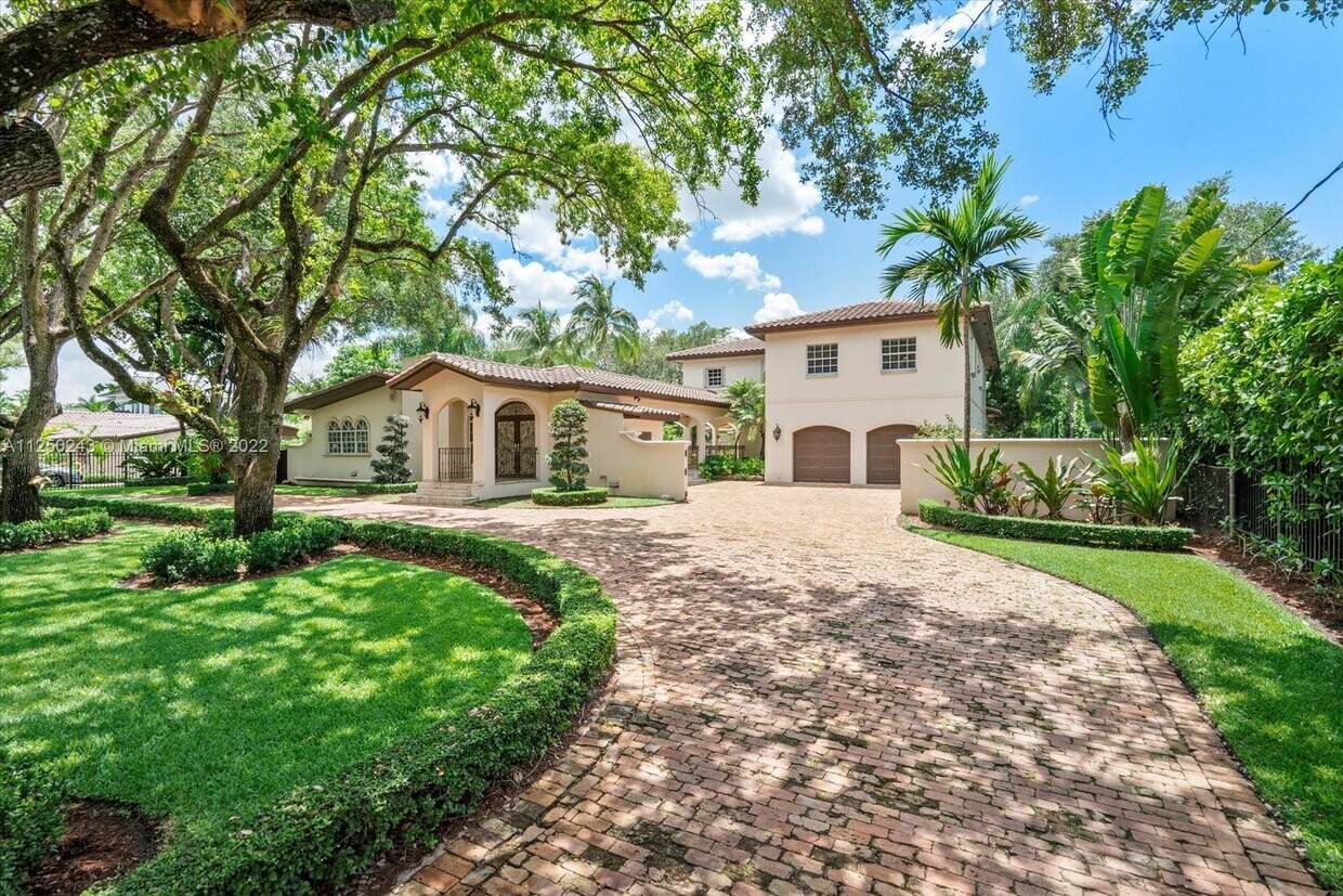 Primary Photo - 6630 SW 72nd Ct