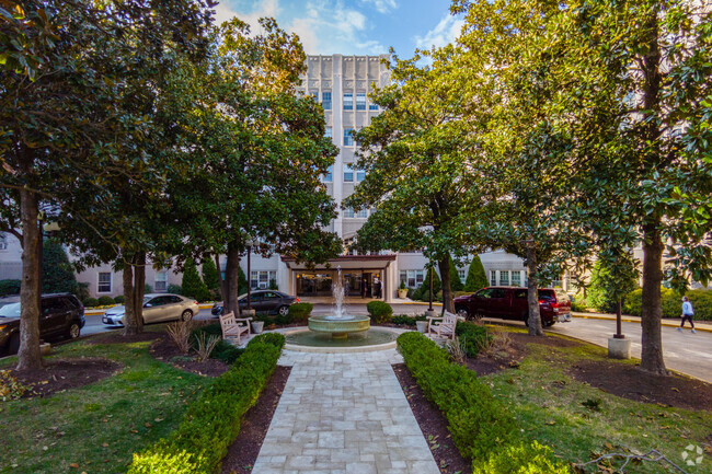 Foto del edificio - Woodley Park Towers