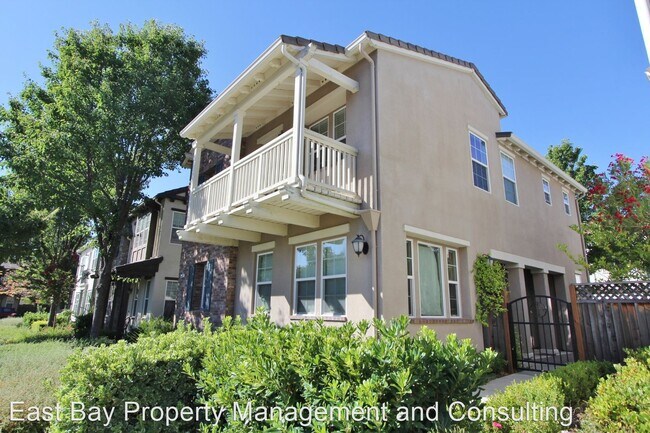 Building Photo - 4 br, 3.5 bath House - 4625 Malayan St.