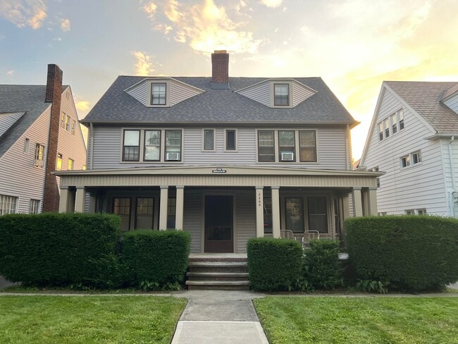 Building Photo - 2300 S Overlook Rd