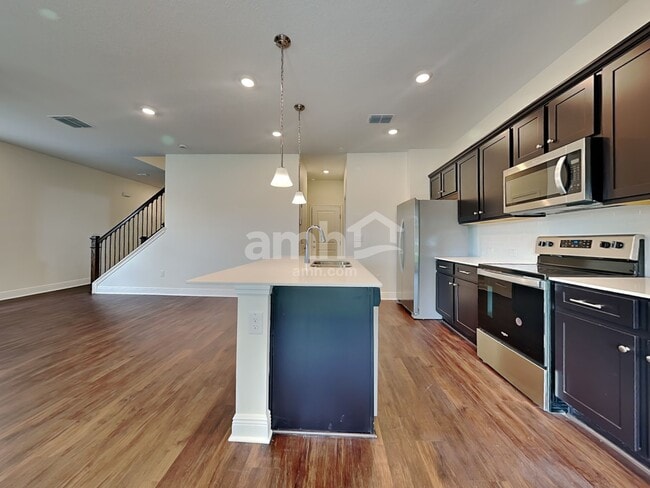 Building Photo - 27462 St Andrews Ave