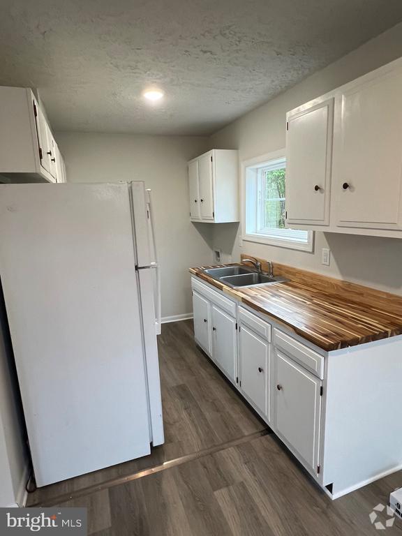 Building Photo - 50 Briarwood Ln