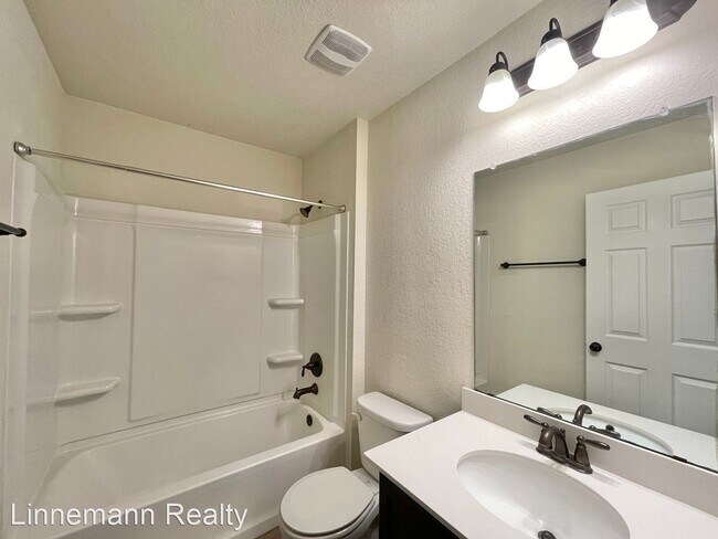 Building Photo - 5 br, 3 bath House - 304 W. Orion Drive