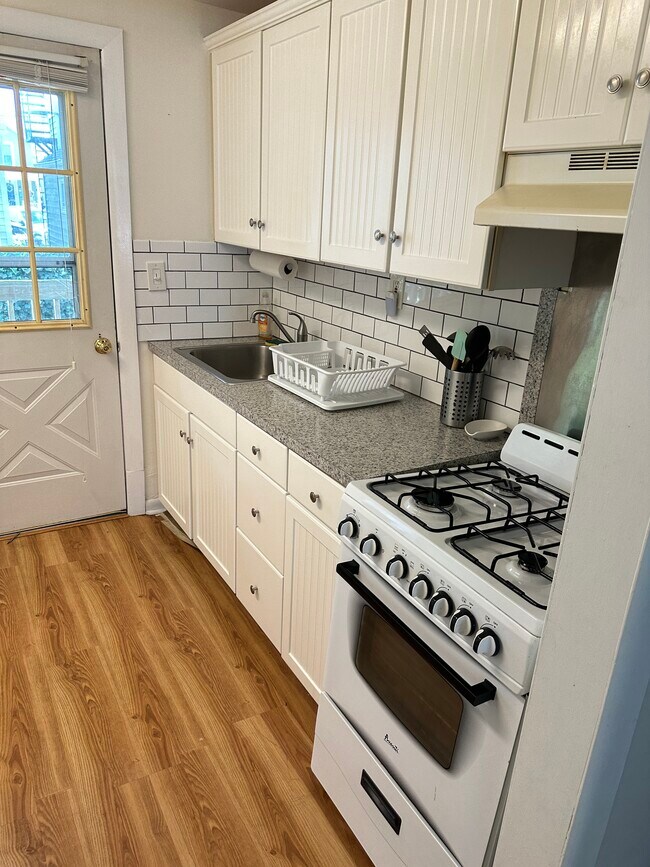 Kitchen - 84 Mount Hermon Way
